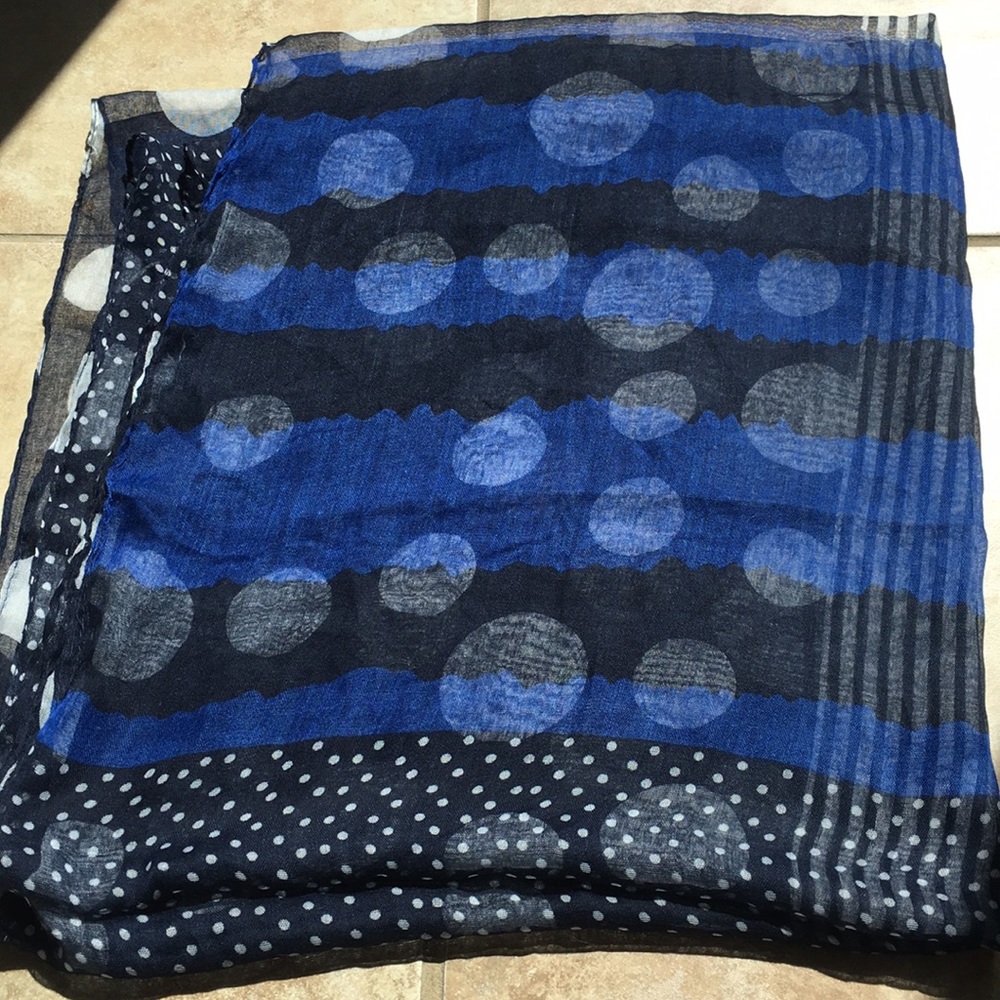 Patterned Infinity scarf - Picture 2 of 2